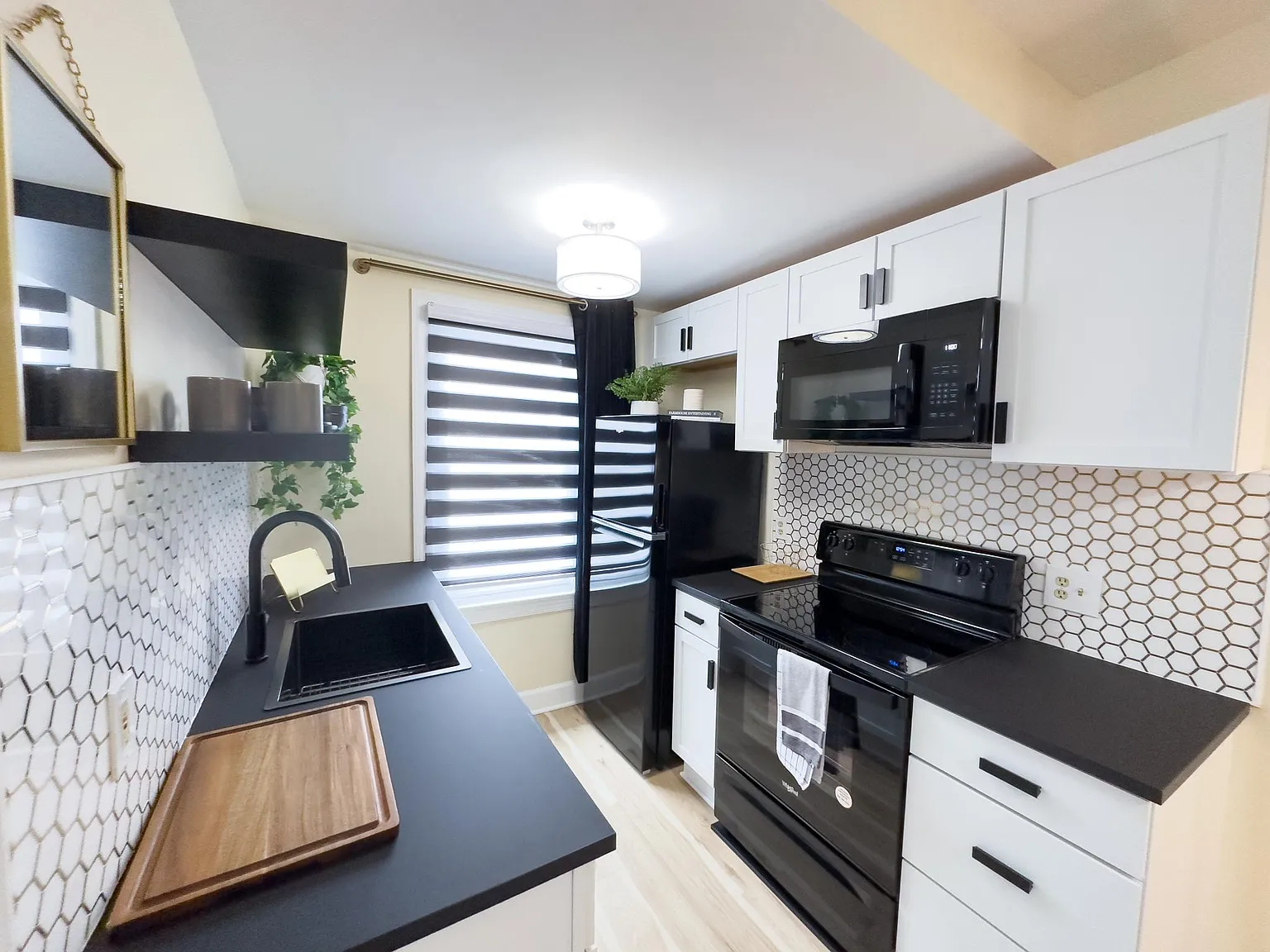 2 bed, $2,800 — Photo 2
