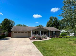 4022 Turf Ln, Fort Wayne, IN 46804