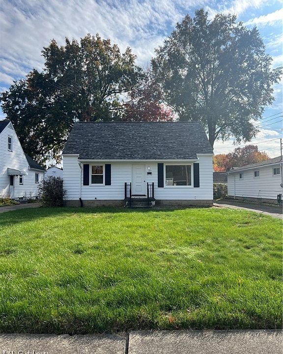 1st image of 1385 Westwood Dr NW