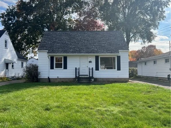 1385 Westwood Dr NW, Warren, OH 44485