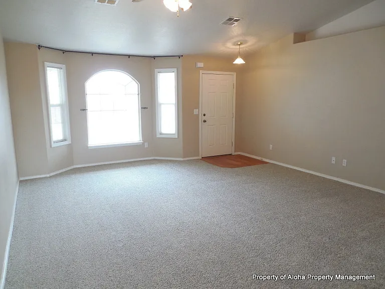 5514 Buckboard Ave — Photo 5