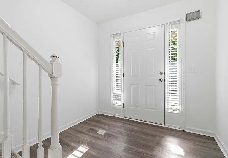 420 Thistle Cv — Photo 4