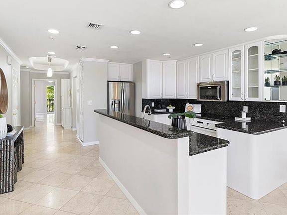 4th image of 70 Isle Of Venice Drive #201
