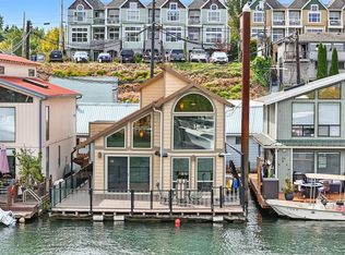 331 NE Bridgeton Rd SLIP 10, Portland, OR 97211