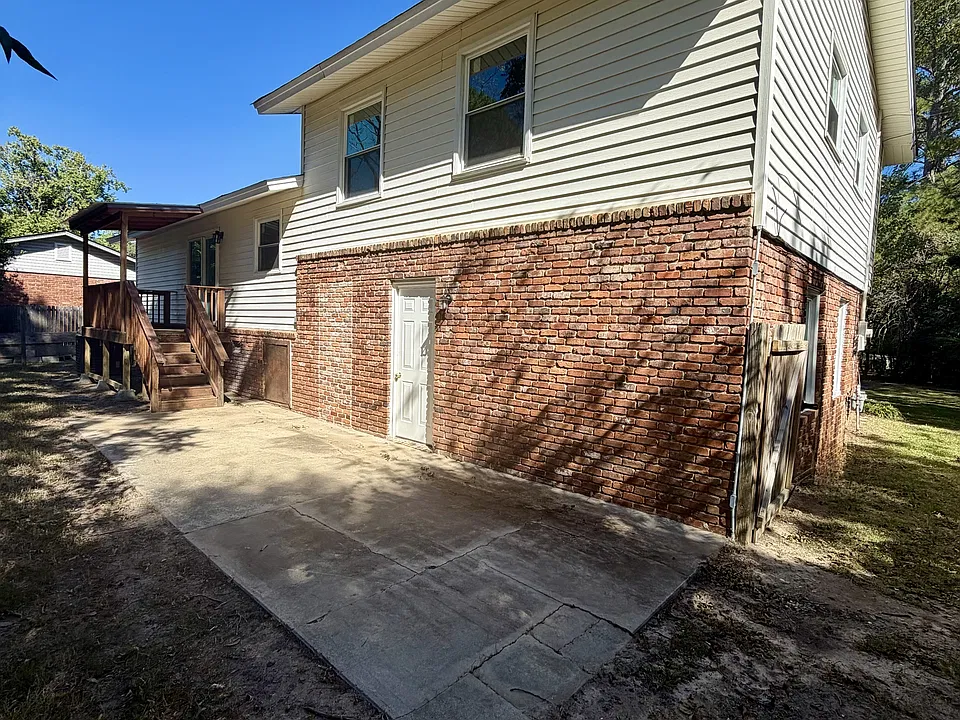 215 Sunnydale Dr