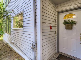 48 Eagle Crest Dr APT 5E, Lake Oswego, OR 97035