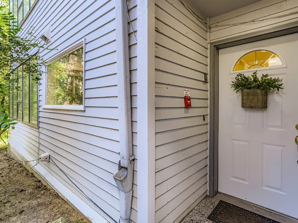 48 Eagle Crest Dr APT 5E, Lake Oswego, OR 97035