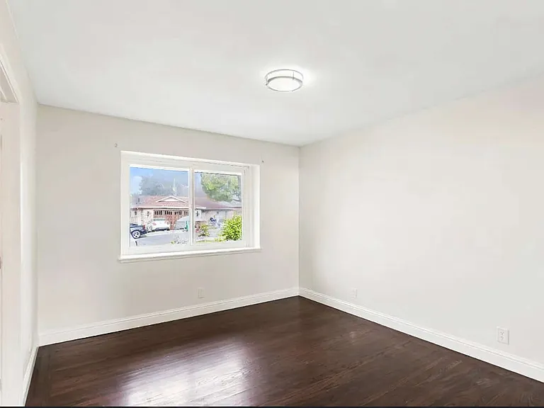 3020 Deseret Dr — Photo 3