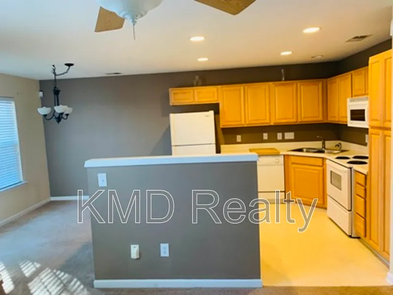 2 bed, 2.5 bath, $1,675 — Photo 2