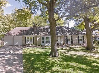 5019 Howe Dr, Roeland Park, KS 66205