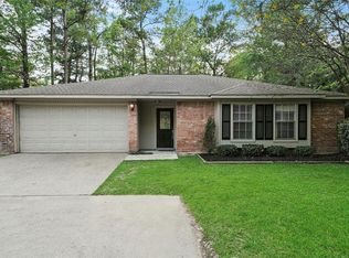 152 W Woodstock Circle Dr, Spring, TX 77381