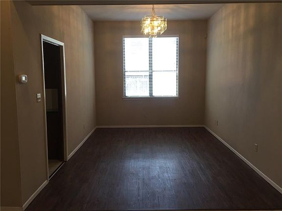 3rd image of 2317 Sheffield Sq
