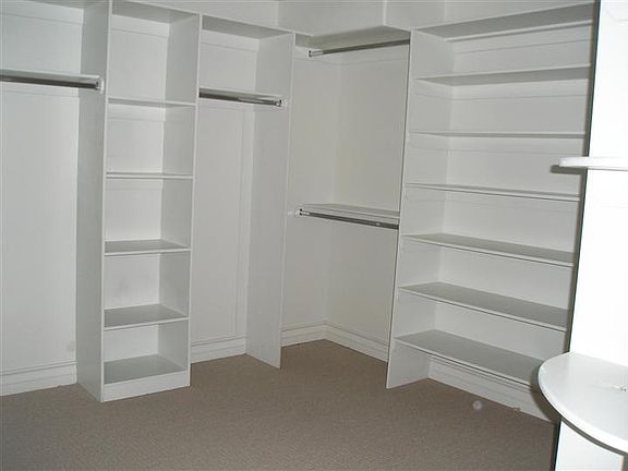 4th image of 10390 W La Grange Ave #103