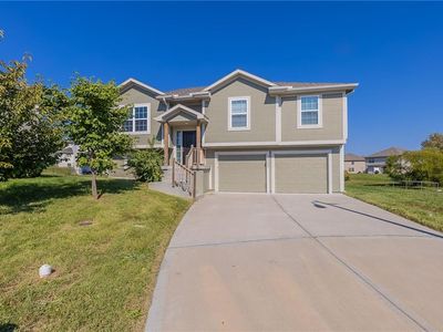 21708 N Rdg, Peculiar, MO, 64078