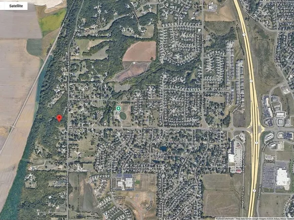 5460 Clare Rd, Shawnee, KS 66226