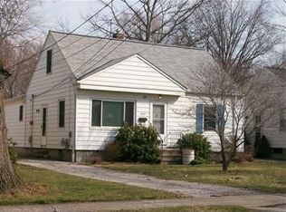 24124 Knickerbocker Rd, Bay Village, OH 44140