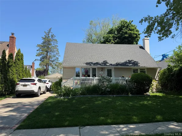 84 Wilson Boulevard, New Hyde Park, NY 11040