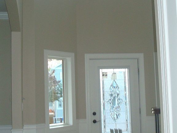 4th image of 323 Stewart Ave #House