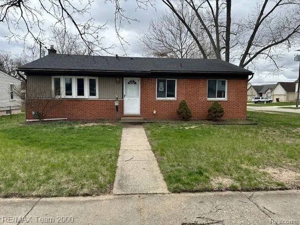 35047 Harroun St, Wayne, MI 48184