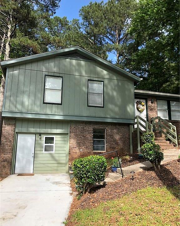 2nd image of 18 E Eli Dr
