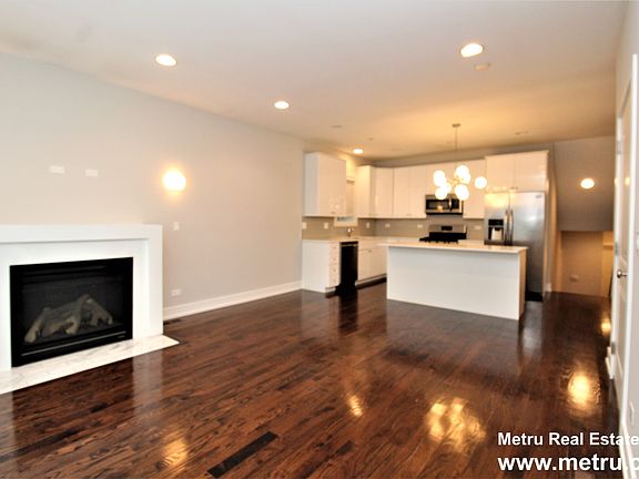 4th image of 2412 W Cortland St APT 3W