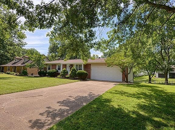 3rd image of 3536 Chaplou Dr