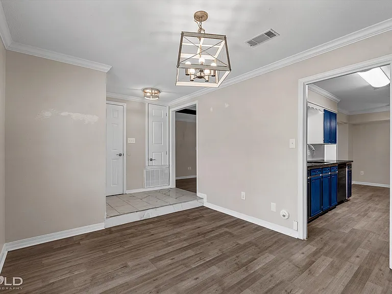 5318 Foxglove Dr — Photo 8