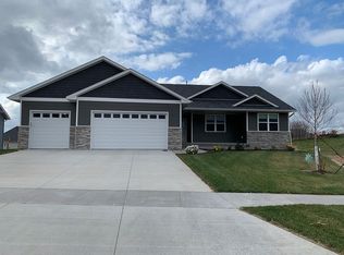 3352 Carriage Ct, Marion, IA 52302