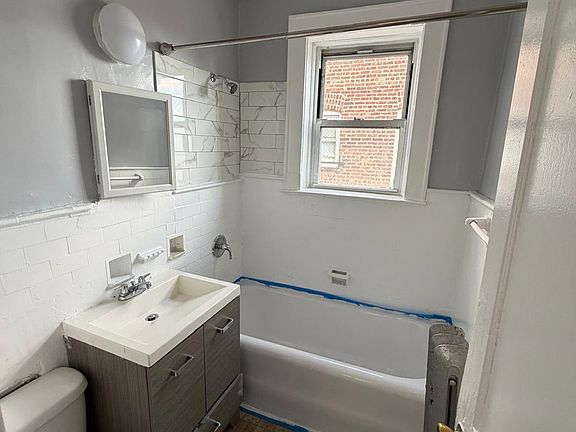 4th image of 93 Milford Ave #4