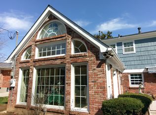 1306 Abbeywood Rd, Graymoor Devondale, KY 40222