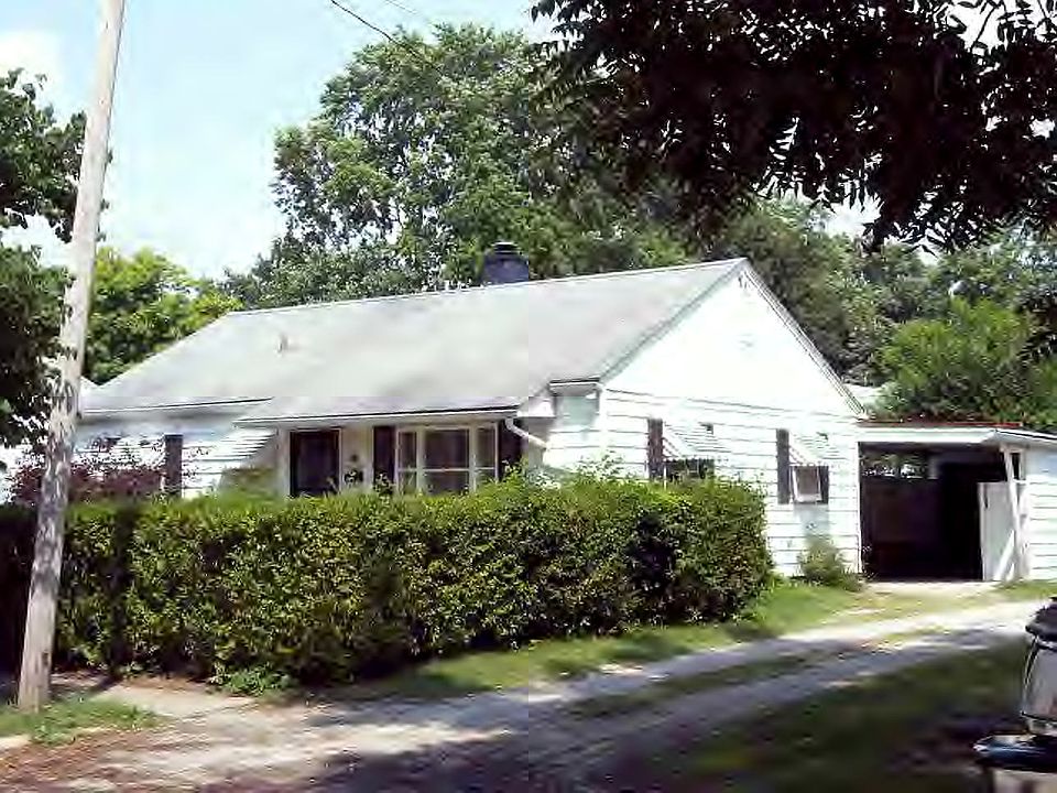 2nd image of 713 Sherman St