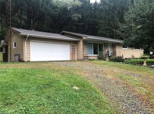 7693 State Route 800 SE, Uhrichsville, OH 44683