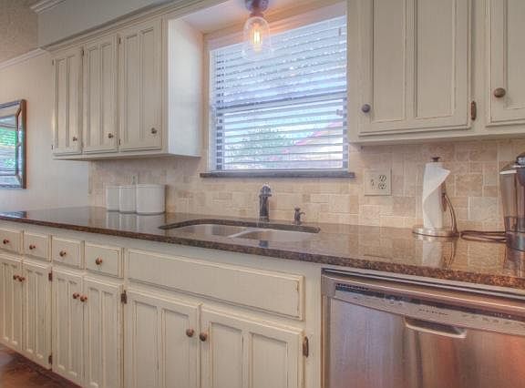 Large counter top space.