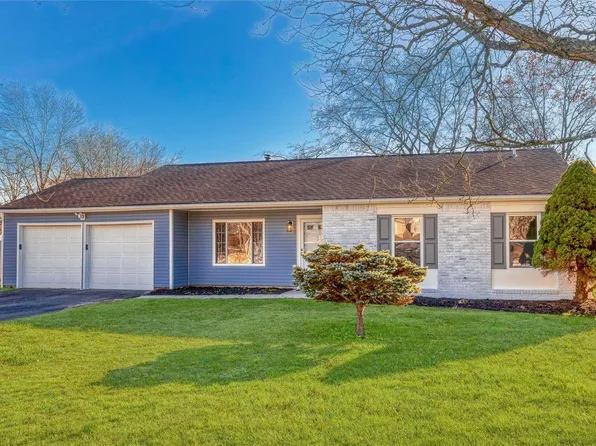 16 Inverness Road, Holbrook, NY 11741