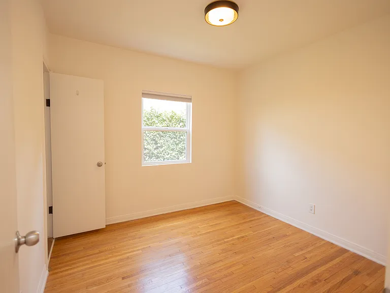 446 S La Peer Dr — Photo 19