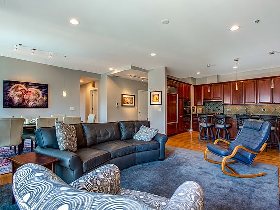 4th image of 150 W Superior St APT 1204