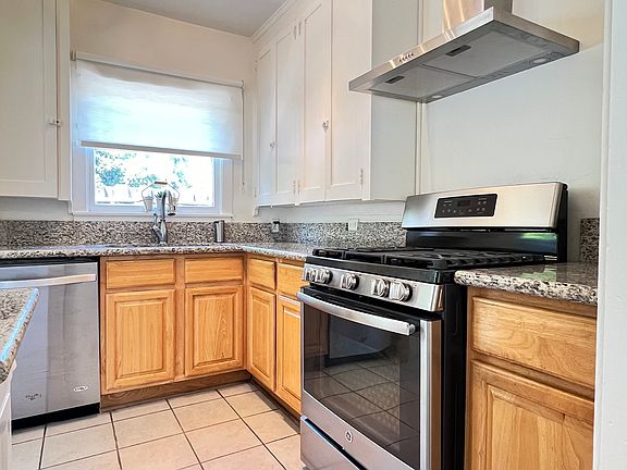 4th image of 1813 Ramona Ave APT B