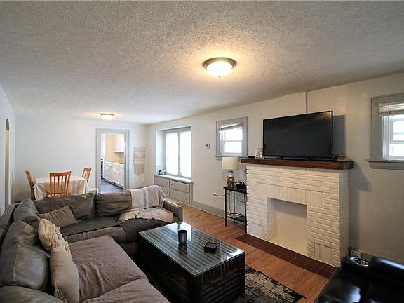 5th image of 1853 Shaw Ave