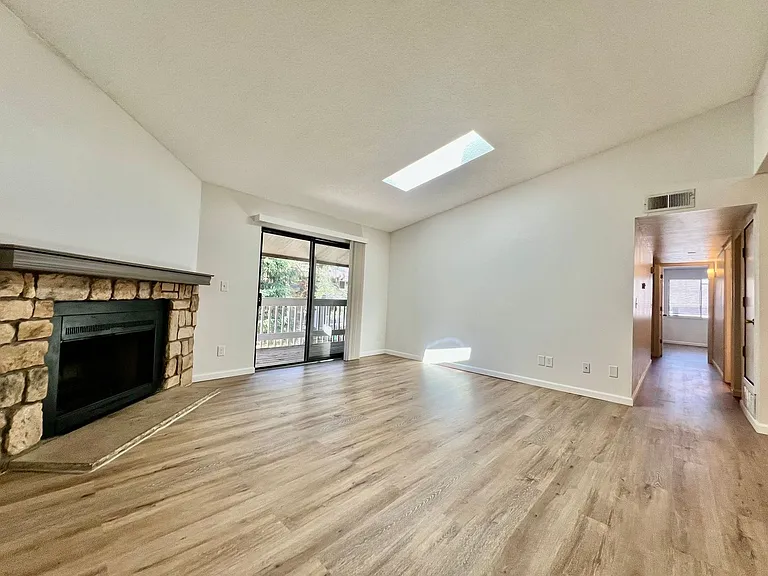 18073 E Ohio Ave #203 — Photo 2