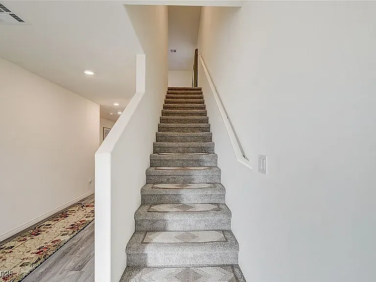 1624 Desert Path Ave — Photo 25