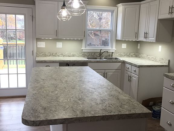 3rd image of 3812 Baymeadow Dr