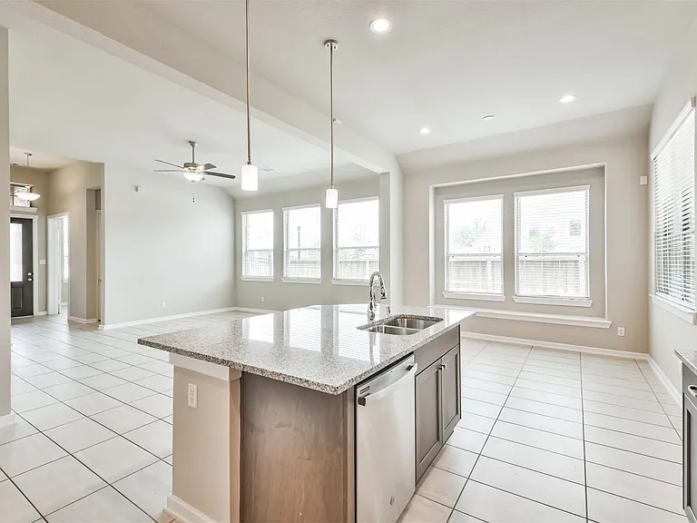 27025 Sofia Forest Dr — Photo 4