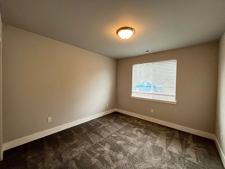 15675 NE Clackamas Ct — Photo 20