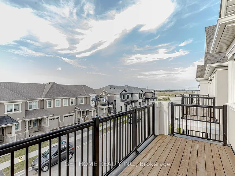 1909 Thames Cir — Photo 37