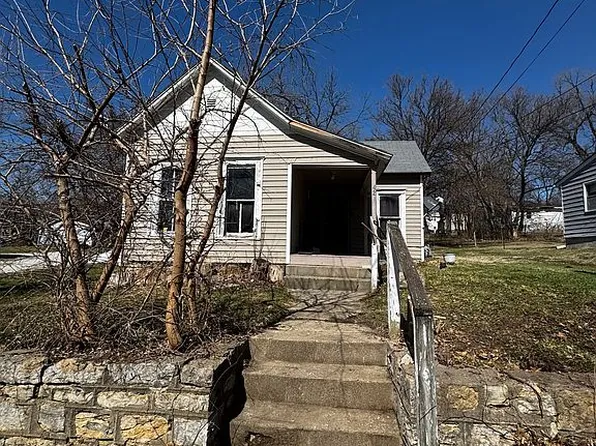 421 W 13th St, Trenton, MO 64683