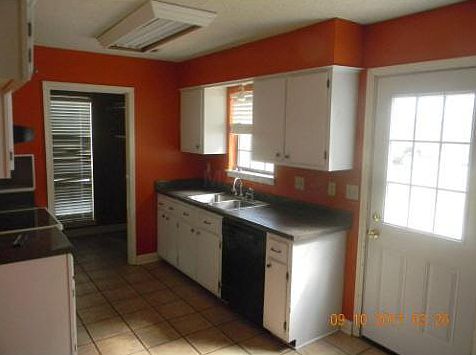 4th image of 574 Wyndamere Pl