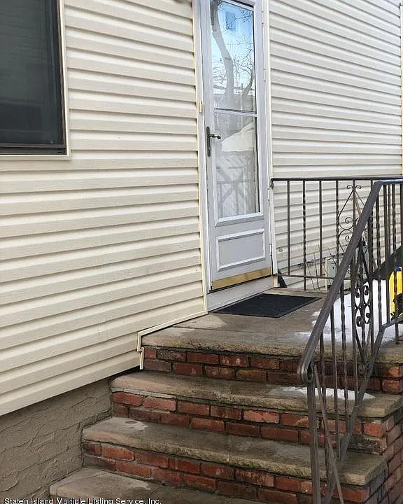 59 Corbin Ave