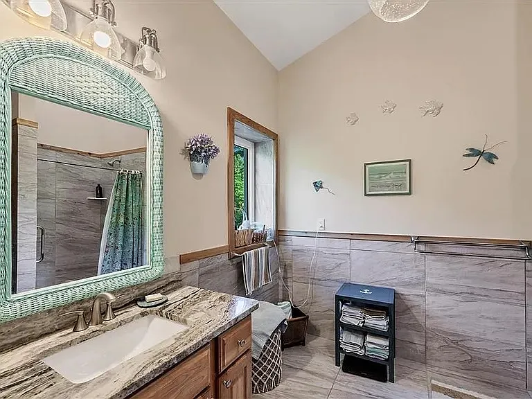 440 Ochre Ln — Photo 10