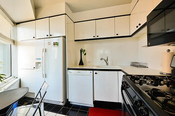 Sold by Philip Mark International Realty LLC | media 3