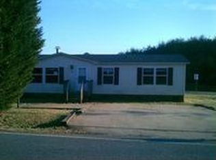 1988 Yoder Farm Rd, Hickory, NC 28602